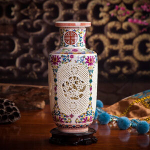 Antique Jingdezhen Hollow Ceramic Vase – Chinese Handicraft Decor